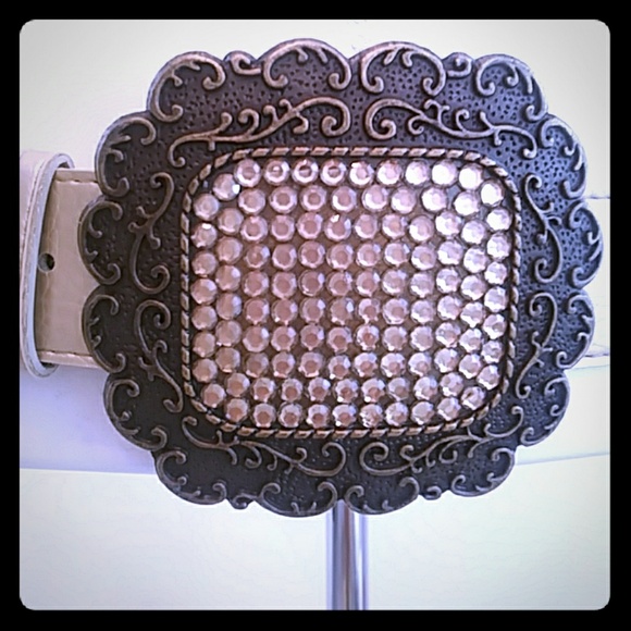 Gold Belt NWOT - Picture 2 of 7